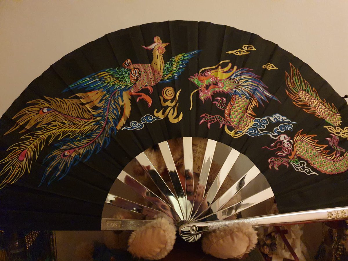 moifa_sifu's tweet photo. Started the Taiji students on our standard Fan form last night. Feeling great to be studying in a little deeper. #TaiChi #taijiquan #fanform #kungfuweapons https://t.co/FUc6fWd0nv. @TheJonyBaker https://t.co/nIERbraazA