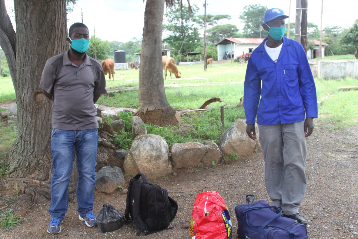 ZPCS_PR's tweet photo. Inmates arrive back at Connemara Open Prison after a 14 day Christmas home leave awarded by the ZPCS Commissioner General M.C.N Chihobvu. Thirty nine inmates were released on 20 Dec 2020 and returned on 2 Jan 2021 after spending the entire festive season at their homes. https://t.co/bCC5paTOi1