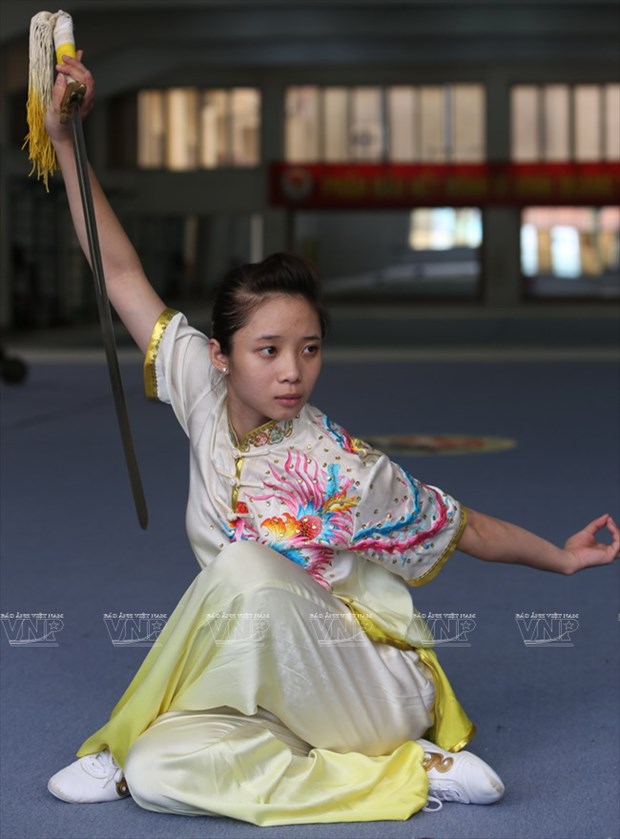 All the females athletics here are very lean and delicate, but all of them have hidden muscles. We almost never lift weights so despite chest size our shoulders and upper arms aren’t big. We do a lot of plank. Belly waist is very small due to perform twist kicks in air alot -