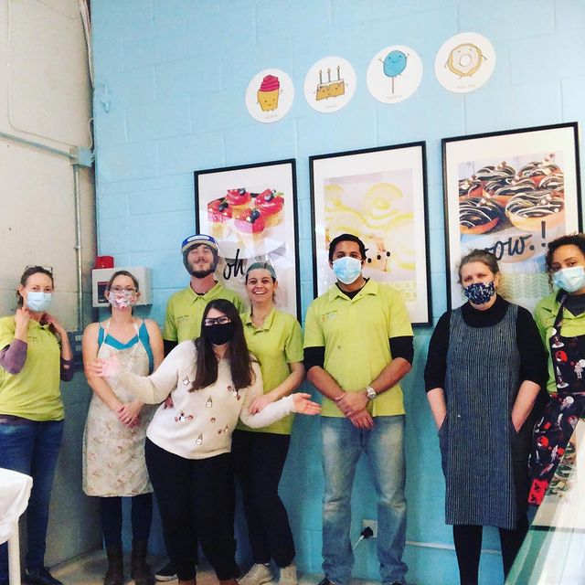 cakes_new's tweet photo. Happy New Year from this dream team! 🥳🤩🥰 2021; we're aiming high! This lockdown wont stop us bringing delicious goodies to your doors - NATIONWIDE! 🎂🚚 #newcakesberkshire #nationwidedelivery  #sloughcakes #berkshirecakes #surreycakes #londoncakes #teamworkmakesthedreamwork https://t.co/N2KKyqXA0T