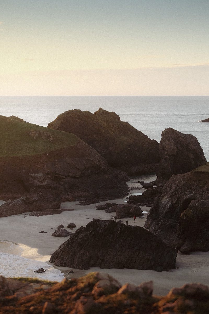 frankie23thomas's tweet photo. Kynance Cove, Cornwall - a beautiful January sunset ๐
#Cornwall #KynanceCove #Lockdown3 #CornwallBlog https://t.co/8ab90BNYVN