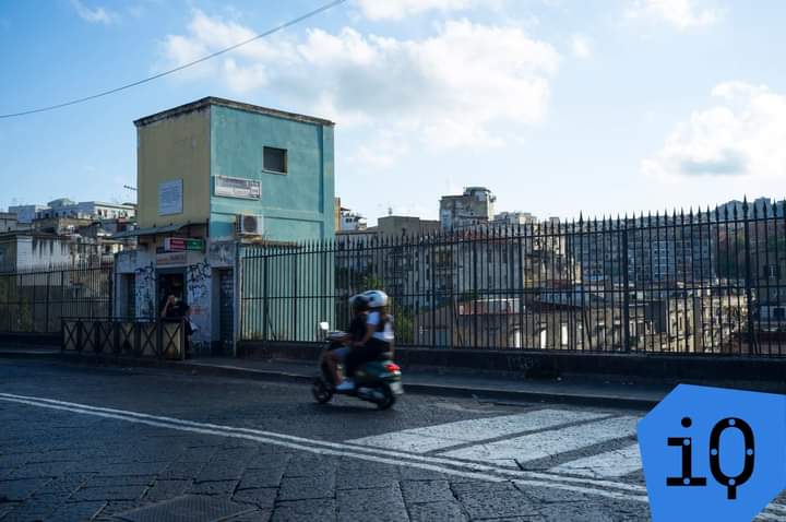 🏘 I Quartieri della città di Napoli sono luoghi di resistenza e capaci di costruire immaginari e forme di linguaggio, spazi nuovi in cui nasce costantemente un senso di appartenenza.
🎆 Buon 2021 da "i Quartieri dell'innovazione!
#innovazionesociale  #iquartieridellinnovazione
