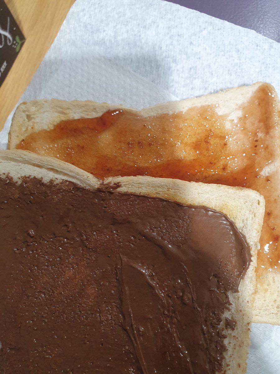 Rhi_jones83's tweet photo. Some times you just need treat breakfast when on nights.  Thank you Carmen for the treats.  #Nightshift #whitetoast #treatsforbreakfast https://t.co/rSGHEXYNpc