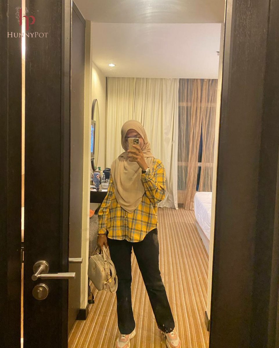 HunnypotHQ's tweet photo. RT if your favourite colour is yellow💛 https://t.co/QCyHOwa5Ru