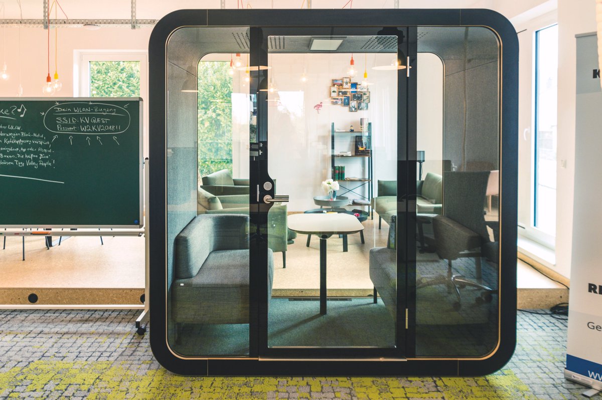 ROOMHERO_DE's tweet image. Der Kinzig Valley Coworking Space in Gelnhausen zeigt, dass eine moderne, auf die Büronutzer abgestimmte Umgebung Motivation weckt.
Für das tolle Feedback möchten wir Bernd Weidmann einen "Herzlichen Dank" senden!

#roomhero #coworkingspace #kinzigvalley