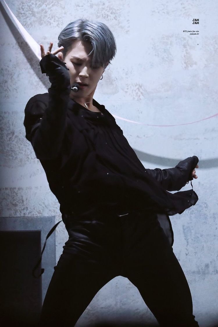 black swan jimin can step on me (1)