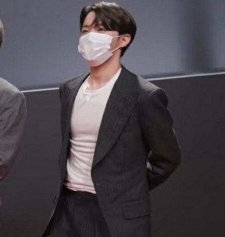 MR. JUNG HOSEOK ?!&#/^-;!!