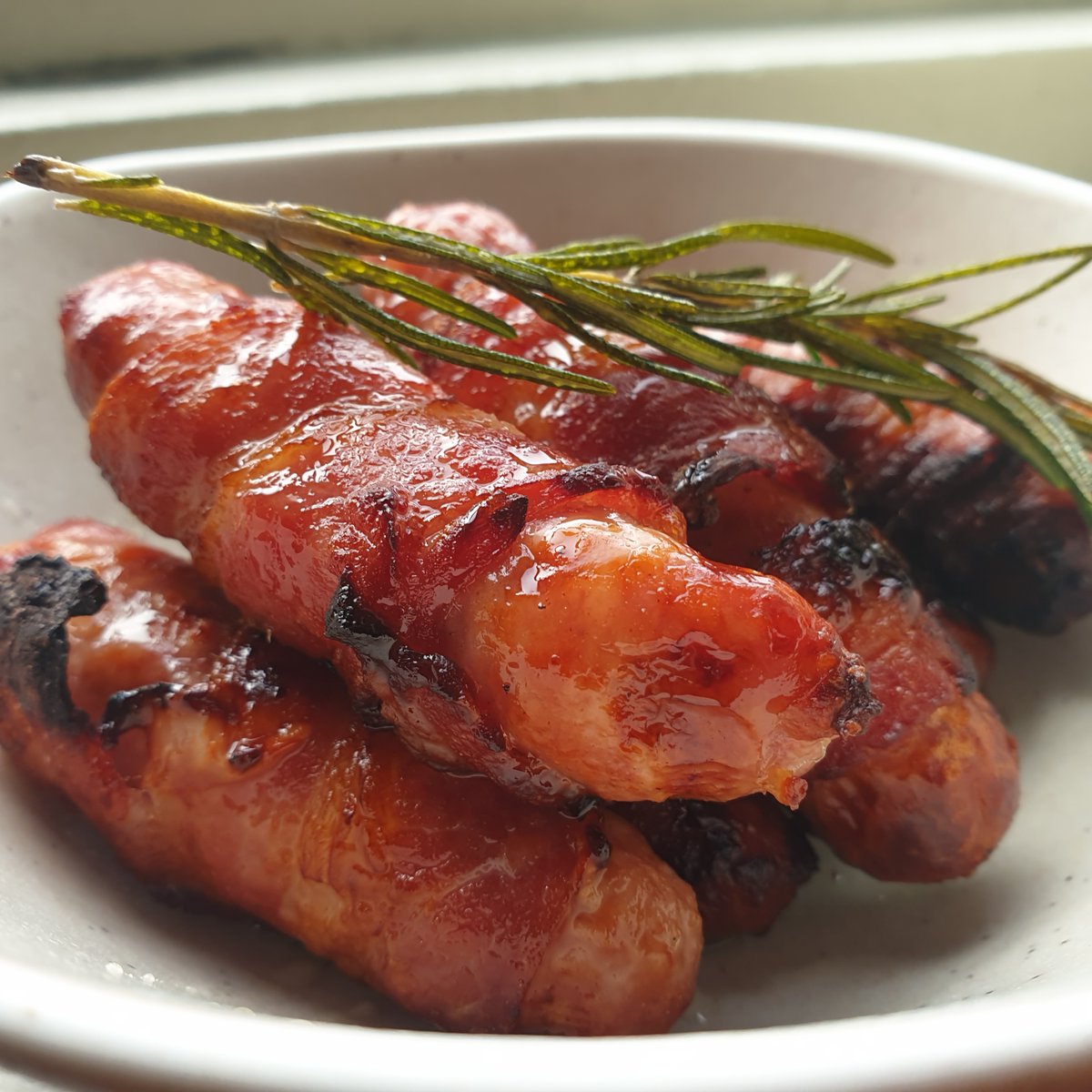 Ok, Ok, we hear you! Takeaway Small Plate Sunday Roasts are back too!

View menus online and order by phone from 10am every Sunday for collection or delivery!

01242 57 37 00 | thefivealls.co.uk