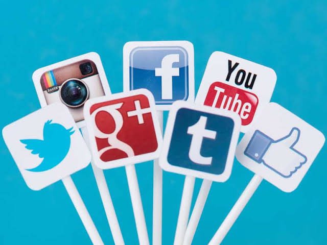 SarahBireete's tweet photo. As we prepare for Elections, please download the following apps:

Telegram
Signal
Paid up VPN

You never know what ace @UCC_Official @UCC_ED has up their sleeve ahead of elections #UgandaDecides2021 https://t.co/TdlRFEXHls