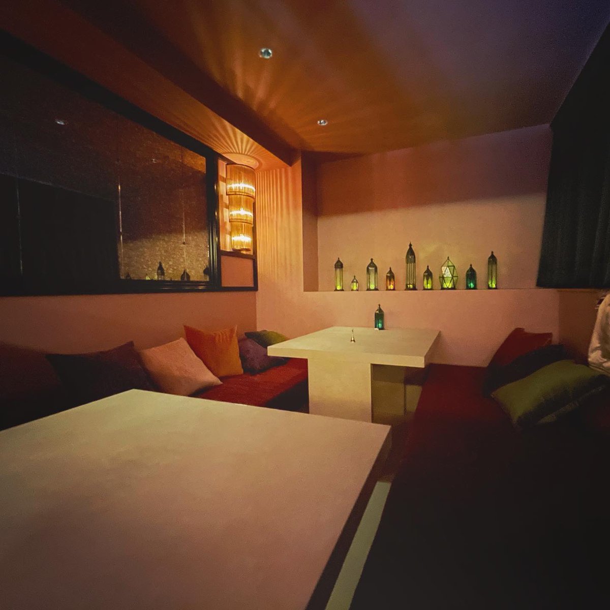 まりーな Noin人事 シーシャエバンジェリスト 六本木シーシャ Aniesha 12 17オープン 内装がピンク アラビアンで可愛い レースのvip席は雰囲気が抜群に良い ソファ柔らかいし 音楽ゆったりで少し暗くて のんびりちるできる シーシャ シーシャ