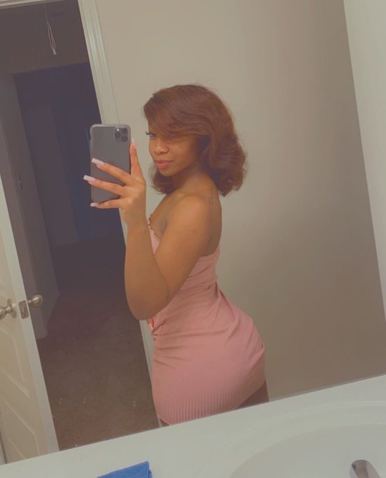 CallMeBella’s pics and videos