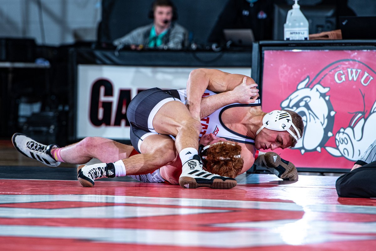 NCAAWrestling's tweet image. Vote for Photo of the Week 📸

1⃣ @HokiesWrestling 🏟️
2⃣ @PackWrestle 💪
3⃣ @AppWrestling ✌️
4⃣ @CycloneWR 😤