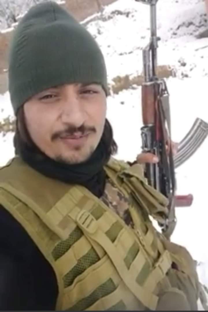 jat_kissan's tweet photo. सोशल मीडिया से पता चला हमारे भाई Ajay Commando को आज अरेस्ट कर लिया गया है। कुछ दिन पहले भाई ने बॉर्डर से किसानों के सपोर्ट में वीडियो डाली थी। ये चीज बहुत ग़लत लगी,अपनी राय रखनी कोई गलत नहीं
आप सभी इस हेतु मुहीम चलायें🙏
@diljitdosanjh @BabbuMaan @Boxerpanghal @jassiegill https://t.co/fmyXKL4M6c