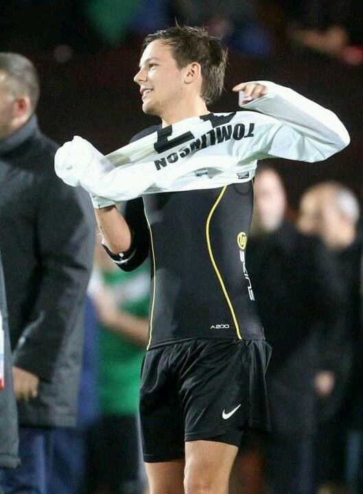 — football player louis tomlinson; a thread