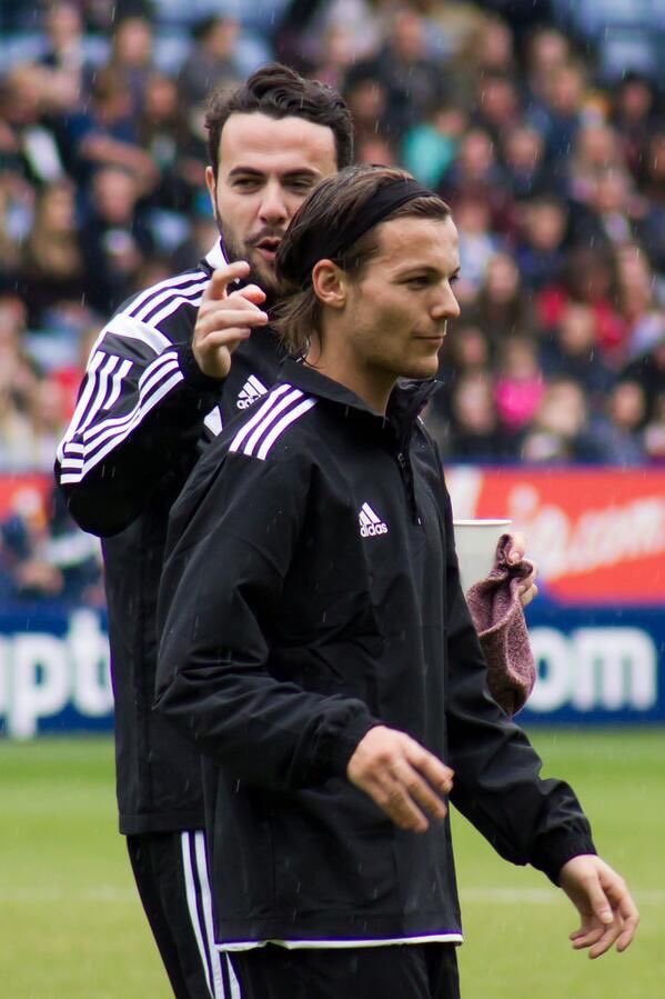 — football player louis tomlinson; a thread
