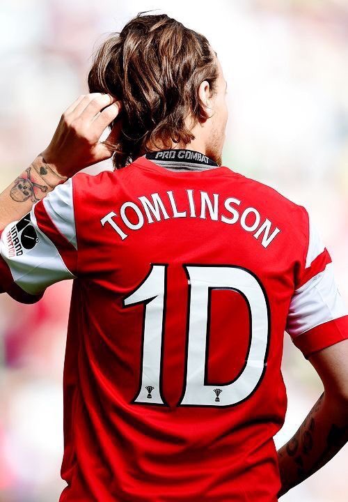 — football player louis tomlinson; a thread
