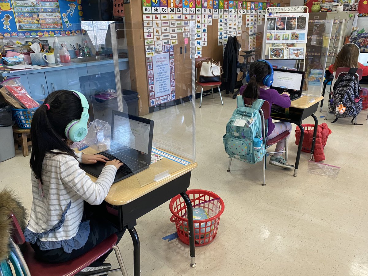 ManhassetTech's tweet image. Transforming students way of learning by @usekamiapp with Classroom teachers resources #KamiforSchools. Taking worksheets steps beyond!