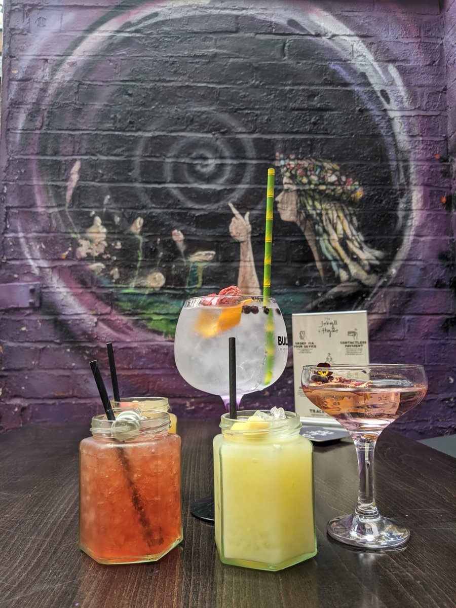 Want to give your team a belated Christmas party in 2021?! 

Treat them to our cocktail masterclass whilst raising vital funds for <a href="/AcornsHospice/">Acorns Children's Hospice</a> 💛

Tickets are £25pp &amp; 100% will be donated to Acorns!