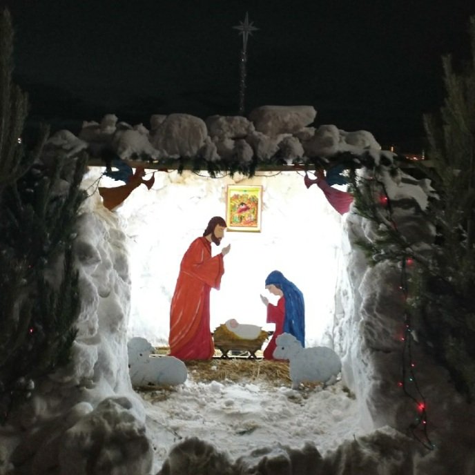 Сегодня самая волшебная ночь! Во временном Храме Свт. Николая Чудотворца в Южном городе царит атмосфера ожидания чуда!Поздравляю всех с наступающим Рождеством Христовым! Желаю  обрести настоящую любовь, в каждый дом—свет Рождественской звезды, здоровья, достатка и благополучия!