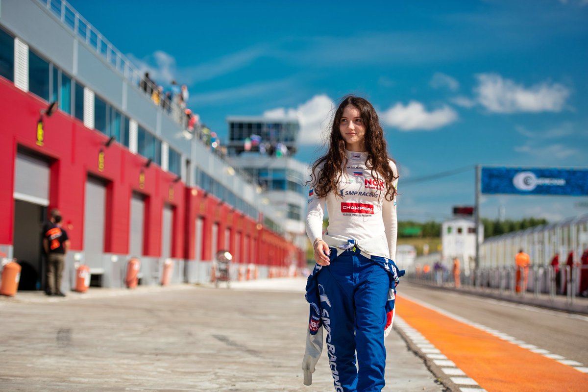 IraSidorkova's tweet photo. 💥 Winter 2021 I race F3 Asia for @evansgrandprix OLOI supported by @SMP_Racing 
🏎 #F3 is new for me to make it a hard challenge, but happy to meet strong pilots from the very first stage of my preparation for @wseriesracing 2021
#F3Asia to race @Dubai_Autodrome &amp; @ymcofficial https://t.co/HiwiDVNYOY
