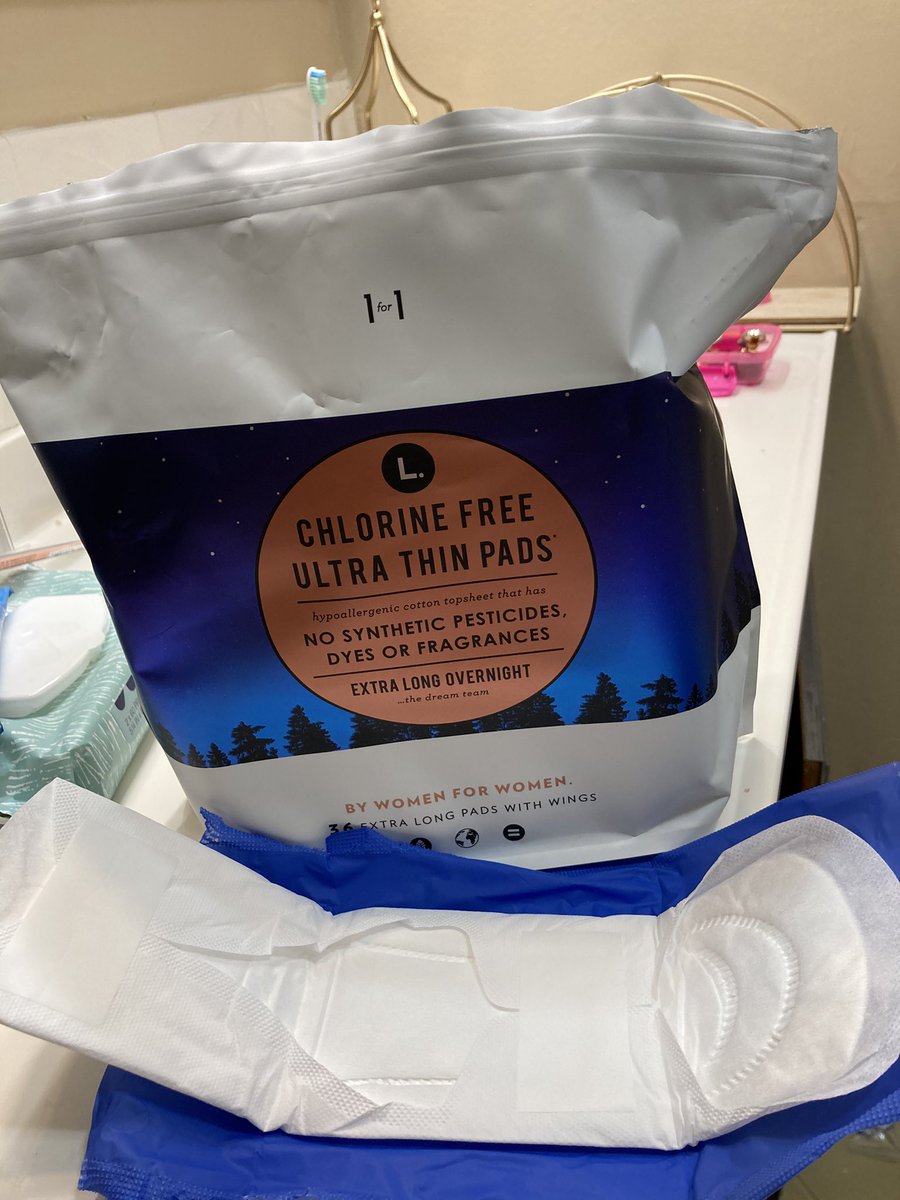 queen_afupa's tweet photo. @LovebeginswithL idk if L changed the size of their pads or if they put them in the wrong box but these are not overnight pads. #thisisL https://t.co/deWl7AVT5Q