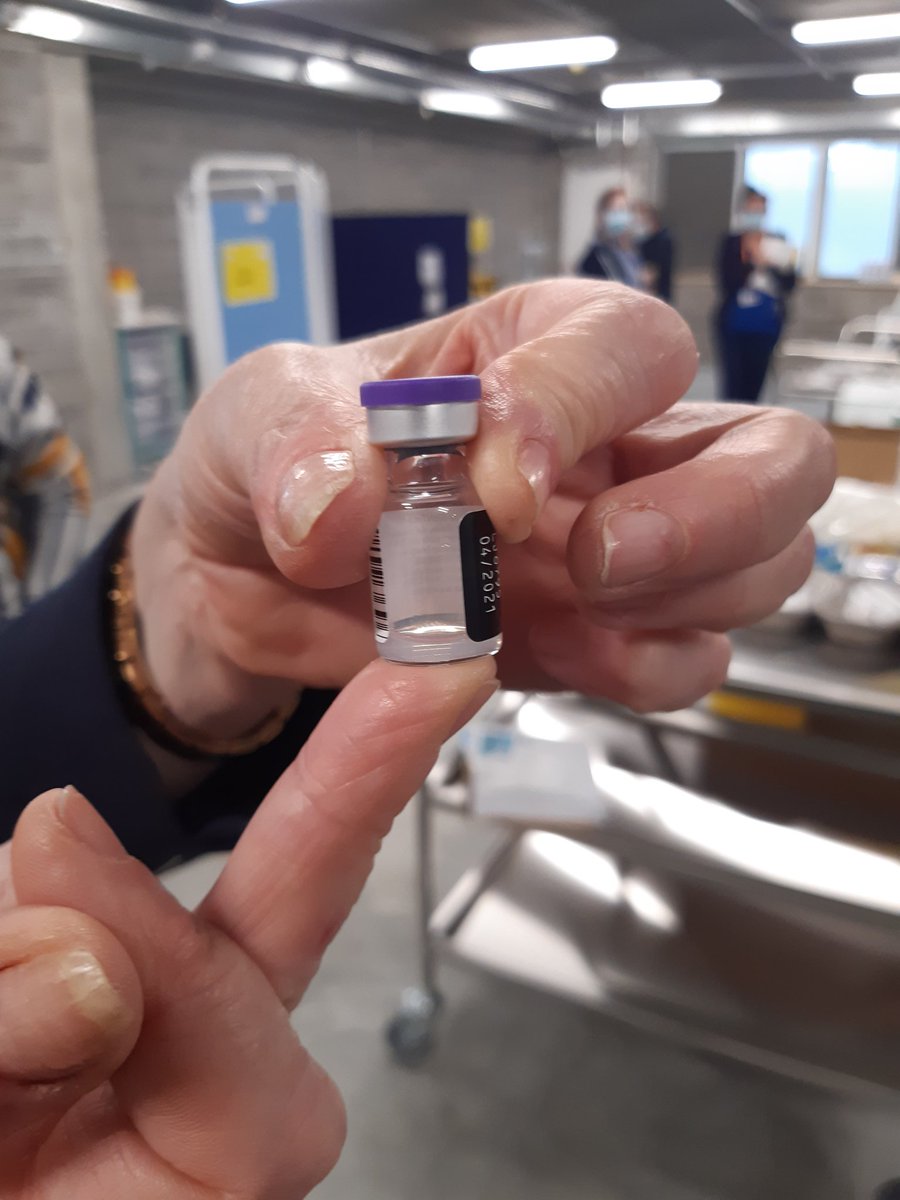 Hope for us all - 1st Covid vaccine given to Mary Meade, staff widwife at 4pm today in Sligo University Hospital. #Holdfirm #vaccineswork
@saoltagroup
<a href="/EMedSligo/">Emergency Dept Sligo University Hospital</a> 
<a href="/GeorginaKilcoy3/">Georgina Kilcoyne</a> 
<a href="/roinnslainte/">Department of Health</a>