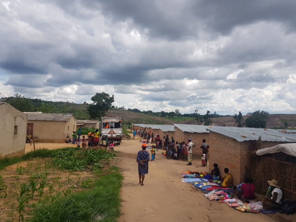 nickmangwana's tweet photo. Today, our HQ Risk Communication Team took our Covid19 prevention message to Dawson Farm in Mvurwi. Our Outreach will leave Noone behind.
#MaskUpZim
#PhysicallyDistanceZim
#SanitiseZim
#StayHomeZim https://t.co/gf230cdrBr