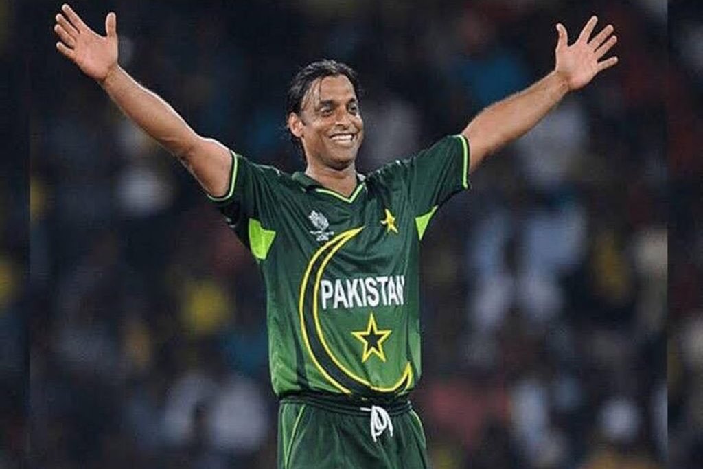 He is included in the top category when the contract list is announced in march 2011The same month Shoaib announces he will retire at the end of Pakistan’s Campaign in the 2011 World Cup, hence bringing down the curtains on an extraordinary, unique and a colourful Career.