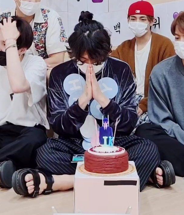 When Jungkook turned 23 : a thread