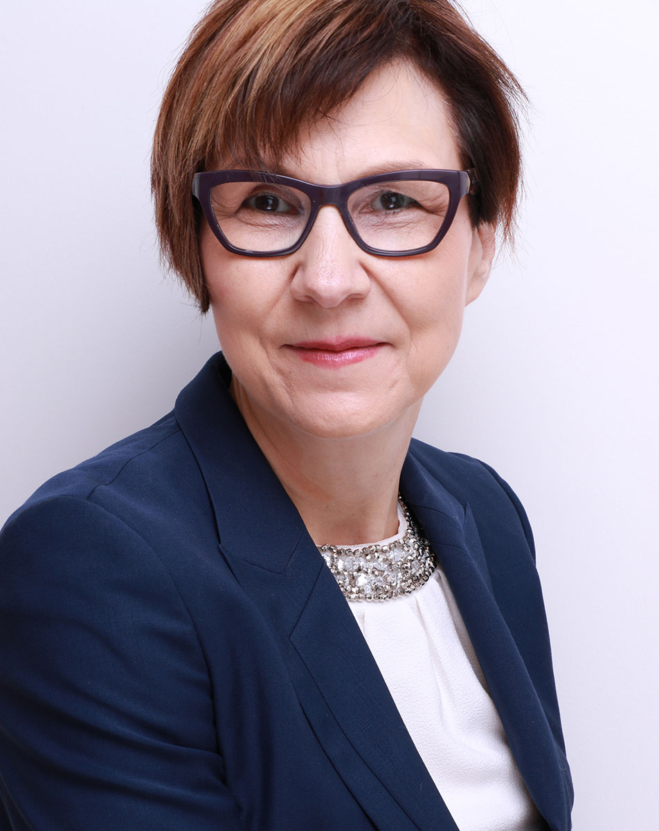 selkirkcollege's tweet photo. Cindy Blackstock is one of the nation’s foremost advocates for Indigenous children. In a virtual Truth &amp; Justice Speaker Series event on January 14, Blackstock will examine how state-based discrimination undermines the success of First Nations communities. https://t.co/OLACptJiDC https://t.co/mvV9NrBjxx