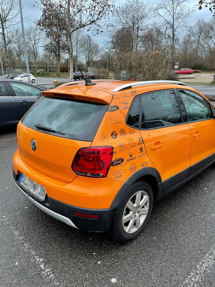 Faules_Faultier's tweet photo. @volkswagen @VWGroup @volkswagen ich wusste ja, das Ihr mit Ford Kooperationen im Elektro-/ Nutzfahrzeugbereich habt, aber übertreibt ihr hier nicht ein wenig? https://t.co/bXtZHvs8IY