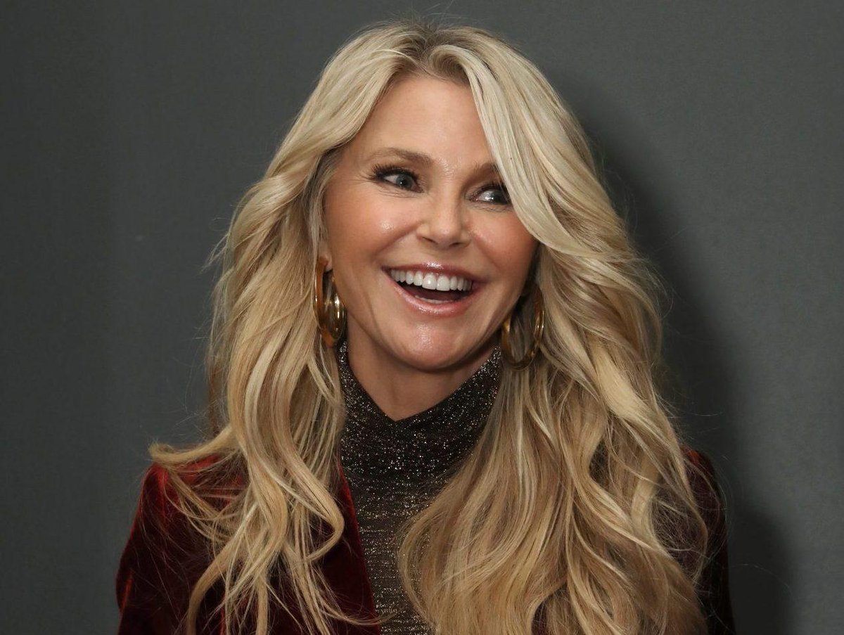 Christie Brinkley gets hip replacement 26 years after helicopter crash