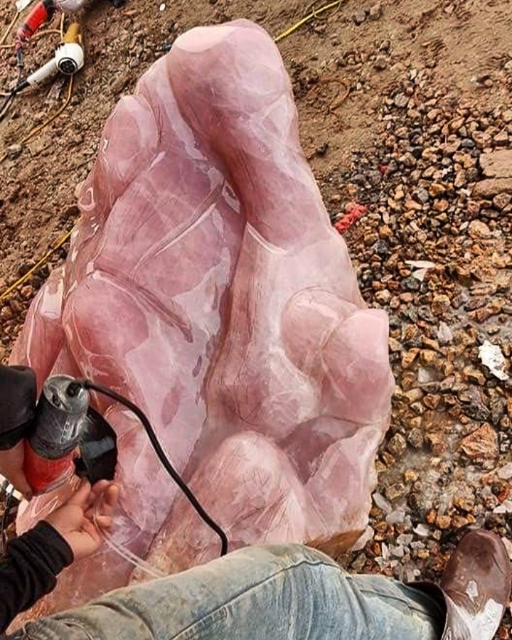 Rosequart

#rosequart #Crystal #crystals #gemstones #gems #news #