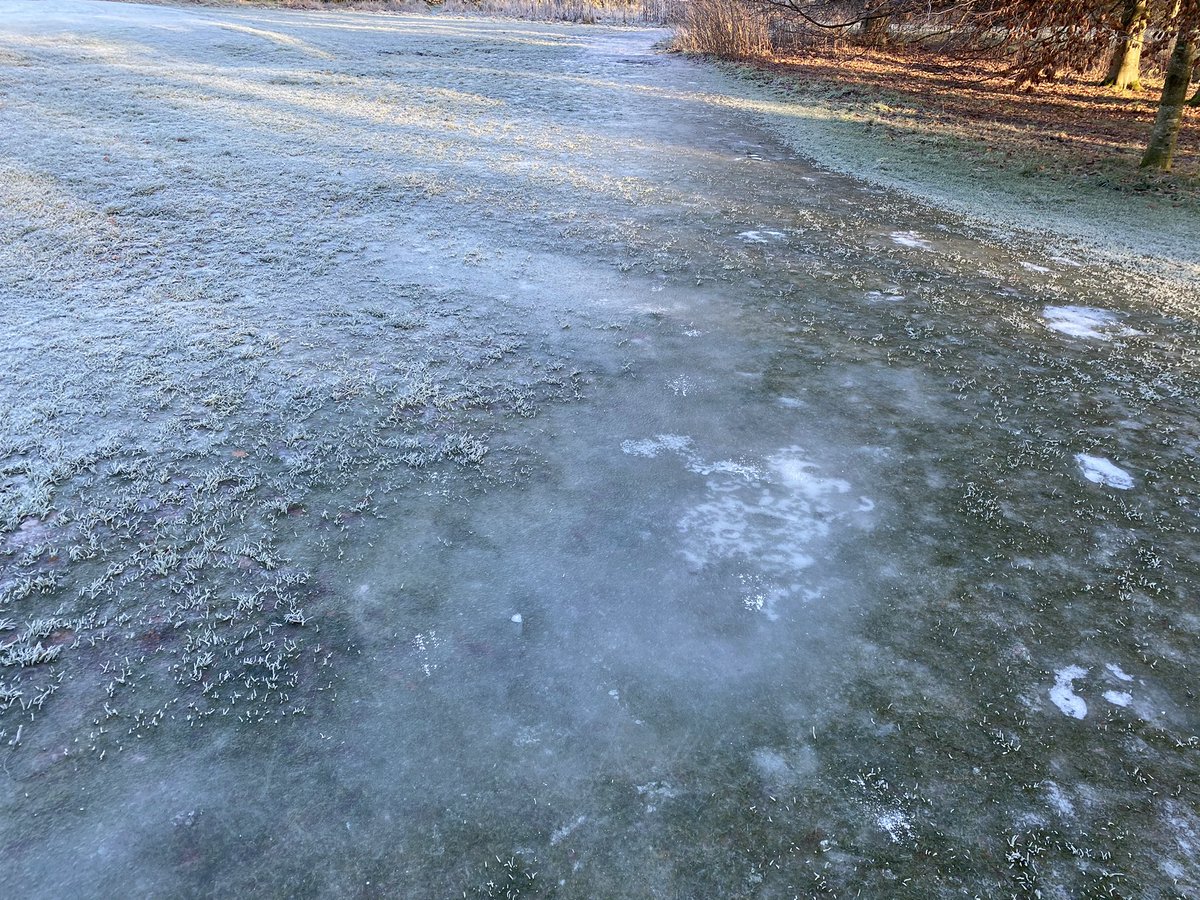 KinrossGolfClub's tweet photo. The Scottish government have allowed us to continue to play golf. The weather has other ideas unfortunately, with the courses under a thick layer of ice 🥶 it could be some time before we are playing again. Let’s hope for a quick thaw soon 🤞🏻 https://t.co/VdmLpczBK0