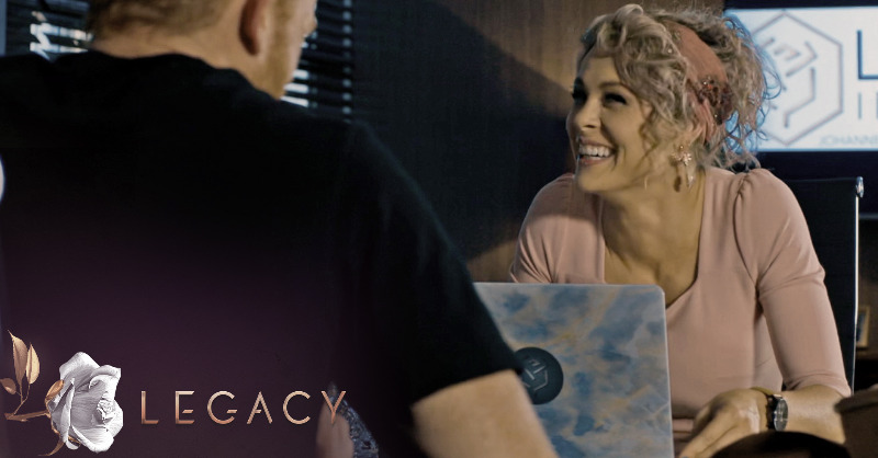 MNet's tweet photo. Elizabeth is positively smitten!  💖 #LegacySA #MNet101 @GreyReandi