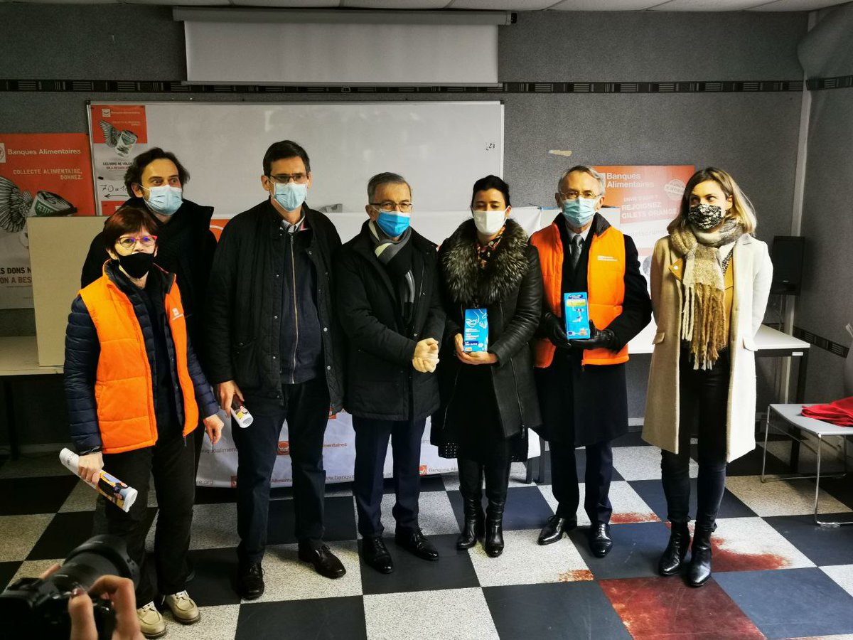 CarolineJanvier's tweet photo. 1️⃣ million de litres de lait🥛pour les @BanquesAlim. Bravo 👏 et merci à la laiterie @groupeLSDH et aux 130 éleveurs qui vont permettre à tous les bénéficiaires de l'aide alimentaire, et ils sont malheureusement de plus en plus nombreux, d'avoir accès à cet aliment essentiel 🤝 https://t.co/WKCvqOA3YC