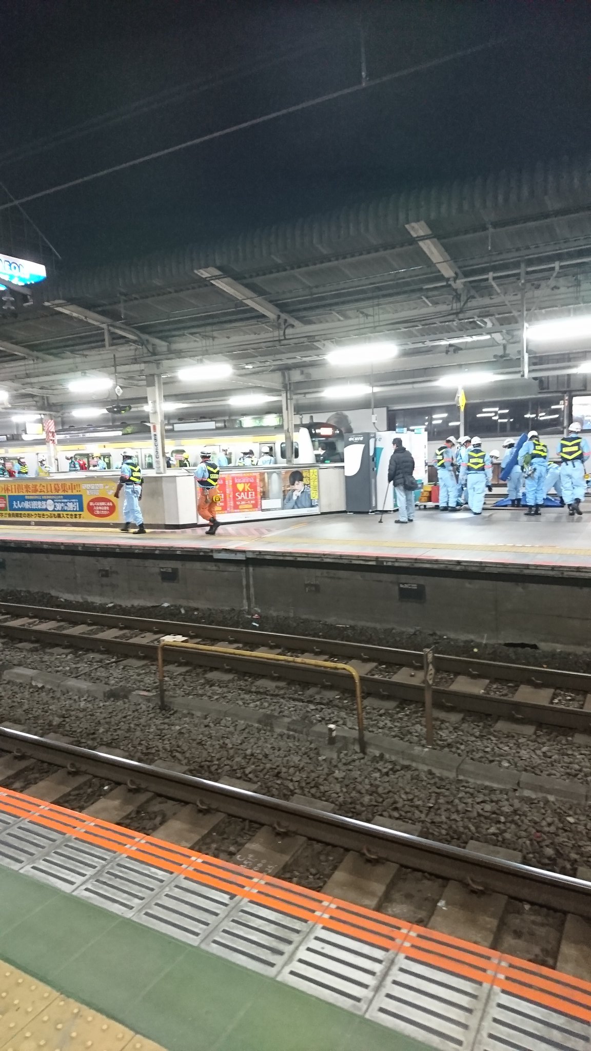 中央線の吉祥寺駅の人身事故現場の画像