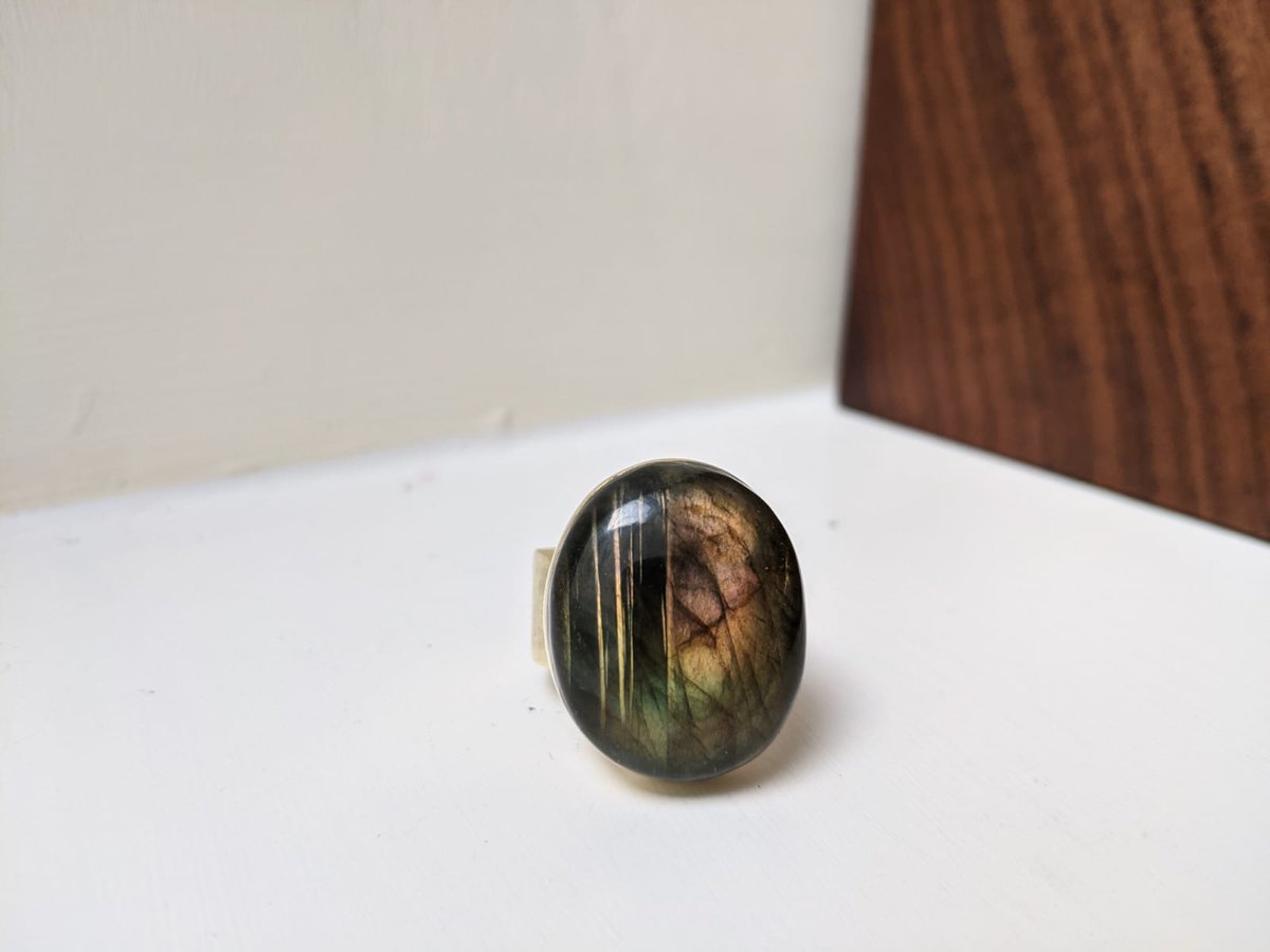 smashing_metals's tweet photo. Check out this item in my Etsy shop https://t.co/L1EWR72SwM
A beautiful oval multi-colour labradorite, brass statment ring is available in our Etsy shop along with a wide range of jewelry for all tastes to choose from #handmadejewellery #handpolished #handmade #artisan #giftideas https://t.co/cFQ3Tzvyc1