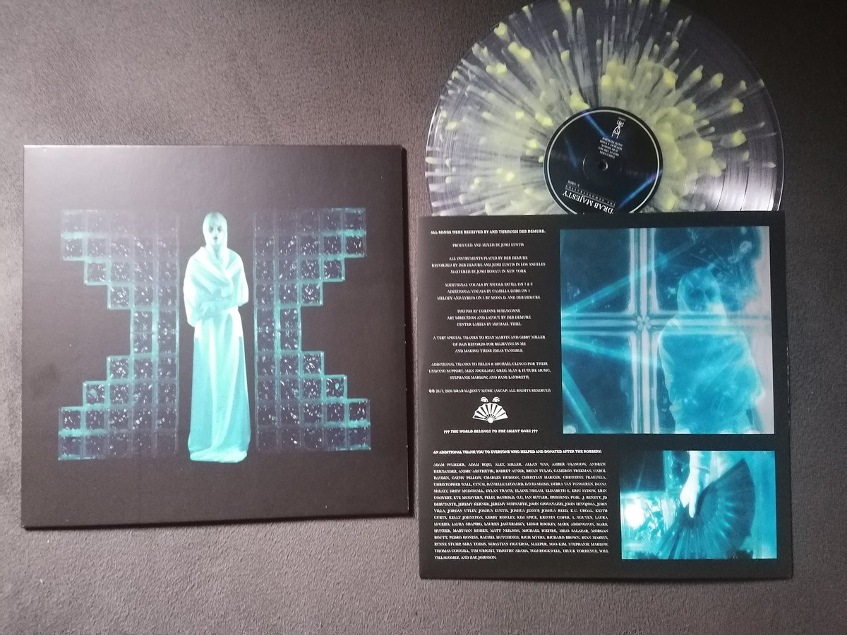 buttonkrake's tweet photo. Band Support 🔥🎼 Drab Majesty
#buttonkrakeevents #gothiclife #drabmajesty #daisrecord #postpunk #postpunkmusic #newwavemusic #synthpop #electroclash #darkwave #darkwavemusic #colourvinyl #gothicstyle #gothicvinyl #farbvinyl #ilmenau #fckcoronavirus😷 https://t.co/7TF5CikqAs