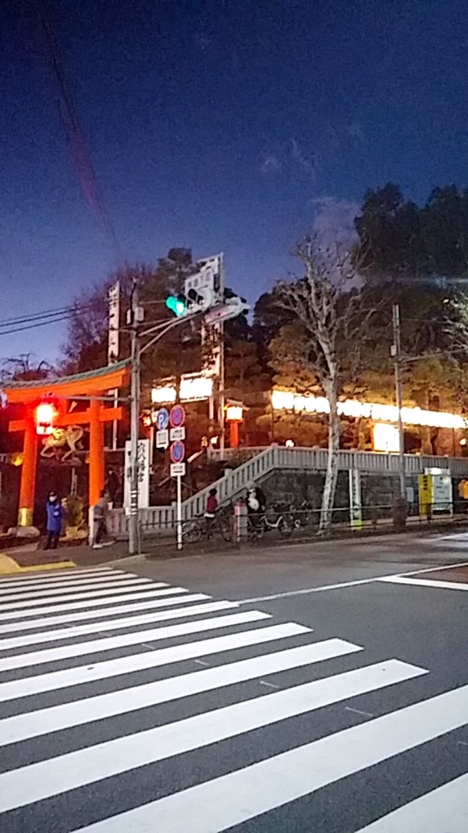 blueartstaff's tweet photo. 明けましておめでとうございます☺️明日７日(水)からブルーアート営業始まります❗本年もよろしくお願い致します☺️ https://t.co/lNh2iD7apb