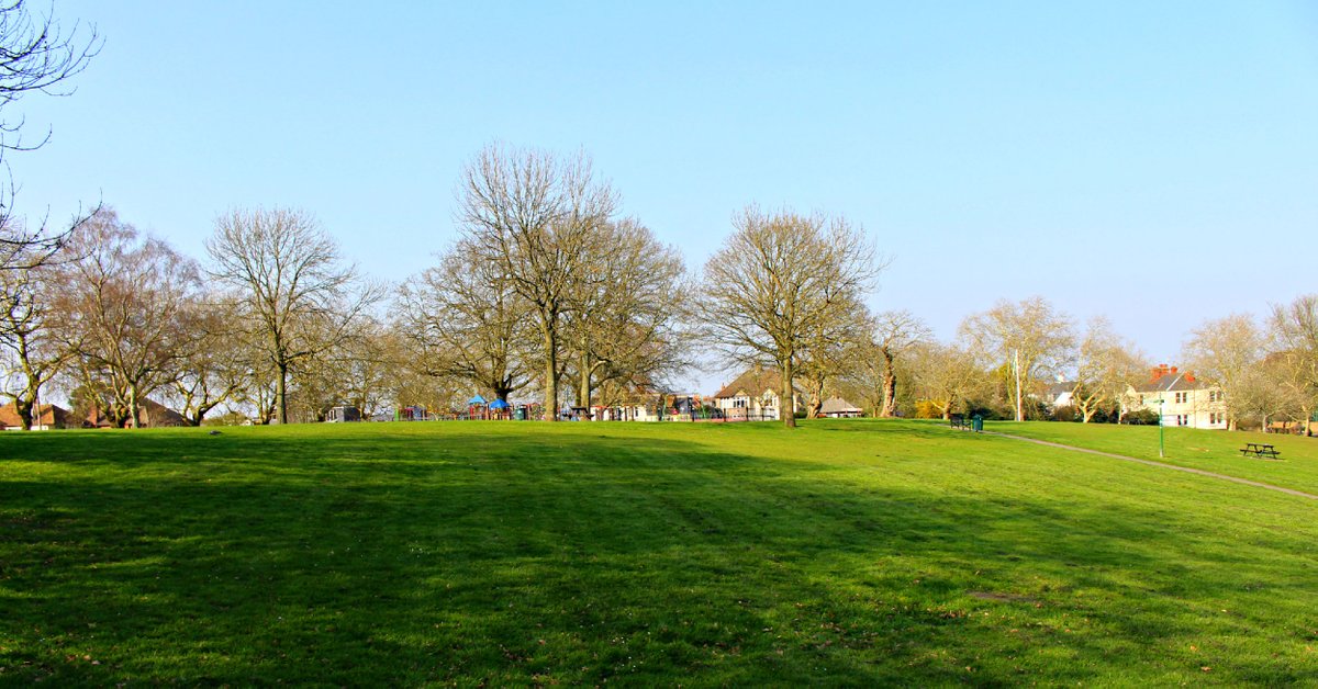 Please remember we have lots of beautiful parks across the borough that you can visit to exercise in!💚 Even though you need to stay indoors as much possible, it's also important to get some fresh air. Here are the guidelines on who you can exercise with 👉gov.uk/guidance/natio…