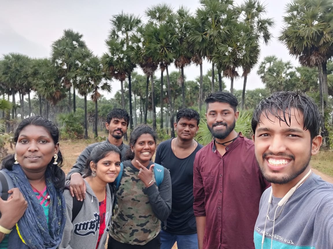 PanaiSathish's tweet photo. பனை, மழை, கள்ளு, உரையாடல்… ஆண்டின் தொடக்க பயணமே அன்பு நிறைந்த உள்ளங்களோடு ஆரம்பம்😍😍😘 https://t.co/RDcYEpyGJS