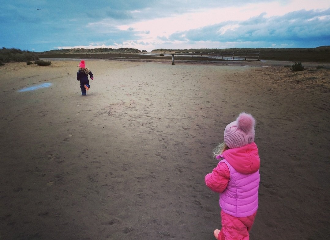 maxallen76's tweet photo. Mummy Han took the girls for an early morning walk at Holkham,think this counts for PE! Betsy said the things that begin with a B..beach blue sky and buoy!! @Astley_Primary  @Astley_Primary1 #notasoulinsight #homeschooling #WeGotThis https://t.co/7bBDZDmUtu