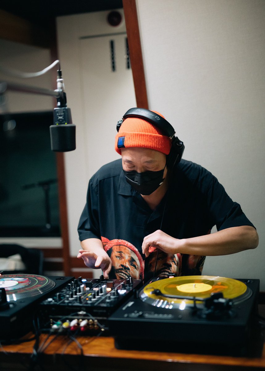 K_O_D_TOKYO_FM's tweet photo. 【 #KINGOFDIGGIN 1/6 OA曲】
M4 Frisco Disco / #EastsideConnection
M5 Dance To The Drummer's Beat / #HermanKelly & #Life
M6 Glow Of Love / #DaveBaker
M7 La Victoria Xocolat
( #DimitriFromLoisada DJ Friendly Remix) / #JohnnyFarfisa
#kod_tfm #tokyofm https://t.co/2prS0CmRUI