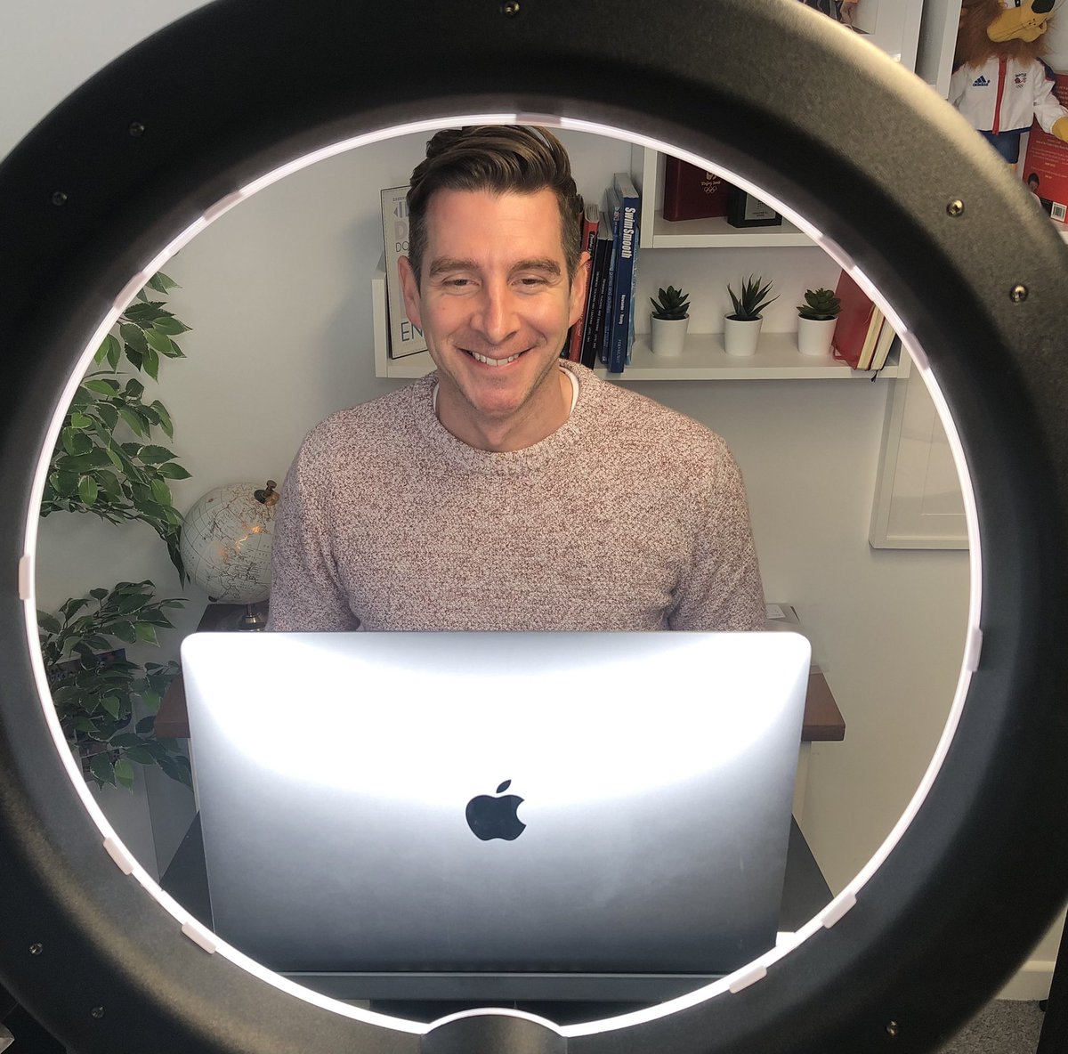 chriscookgb's tweet photo. Online motivational talk coming up! I’m starting to really enjoy online delivery. This time I’m sharing my ‘2 Lengths’ story.    Interested for your team? Drop me a line info@chriscookgb.com or send me a DM https://t.co/xN2owFBxi3