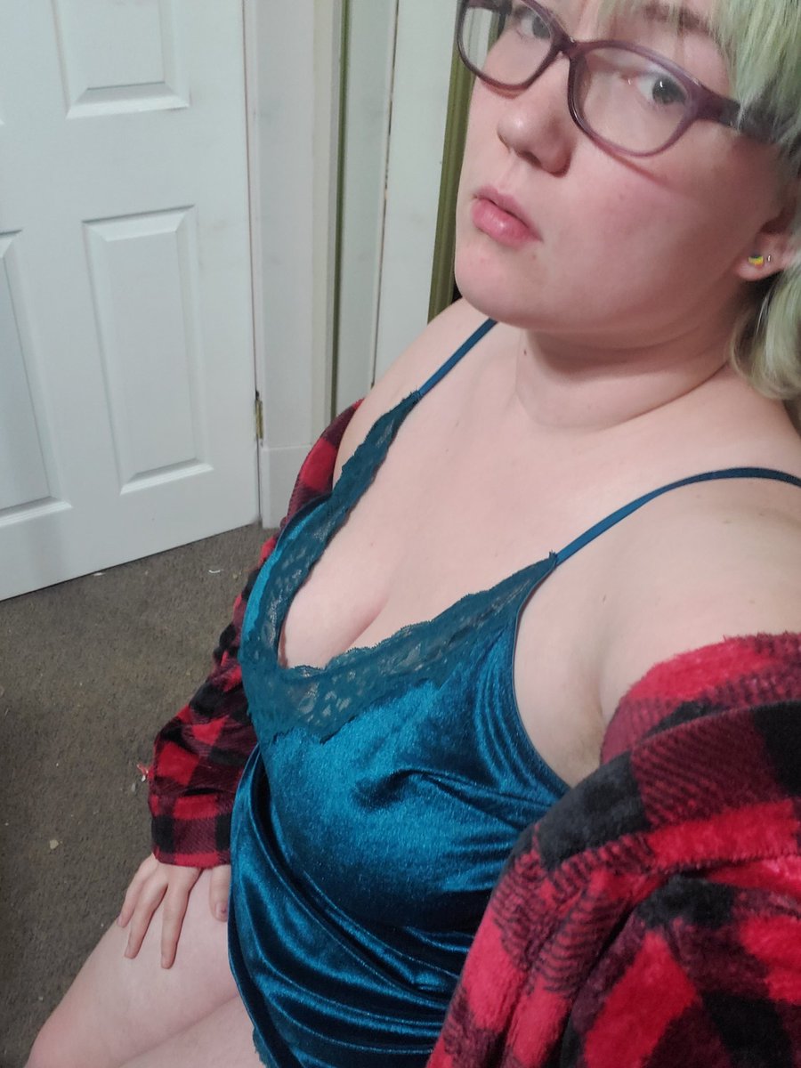 OdessaOnly's tweet photo. This photo shoot was so much fun. Got some pinup vibes from a few of the photos. See the whole uncensored set on OnlyFans or DM me after sending $15  through venmo or cashapp https://t.co/y8xWVOlVBt