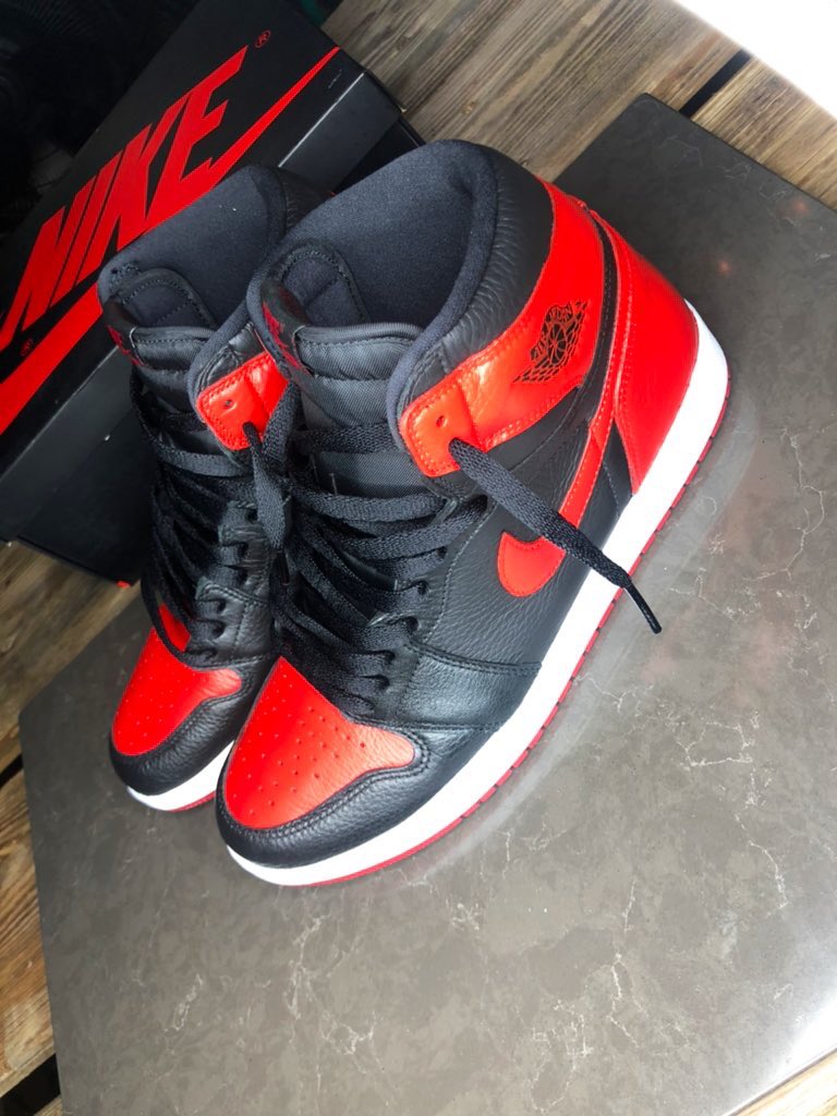 ChinCustoms's tweet photo. What was a “UNC to CHI” Jordan 1 is now a Custom Jordan “Bred” 1s... My personal pair #ChinCustoms https://t.co/KjxXB3V3gx