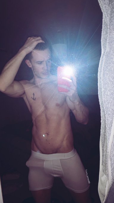 2 pic. Boo ? The secret is out https://t.co/7j0Jr1m1Hh