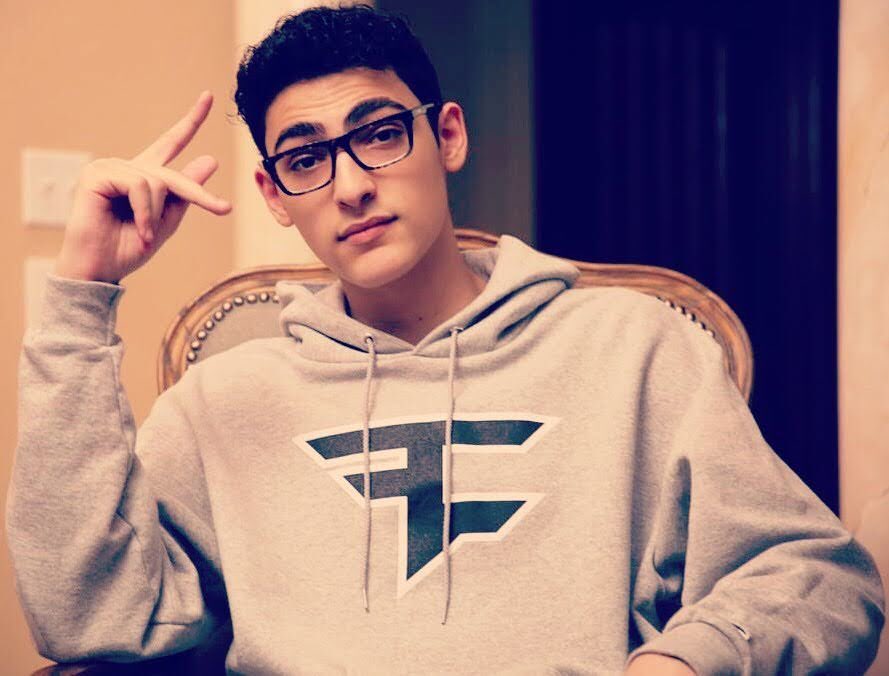 ashley79016412's tweet photo. #FaZeAbsorber https://t.co/5FtERtdAEw