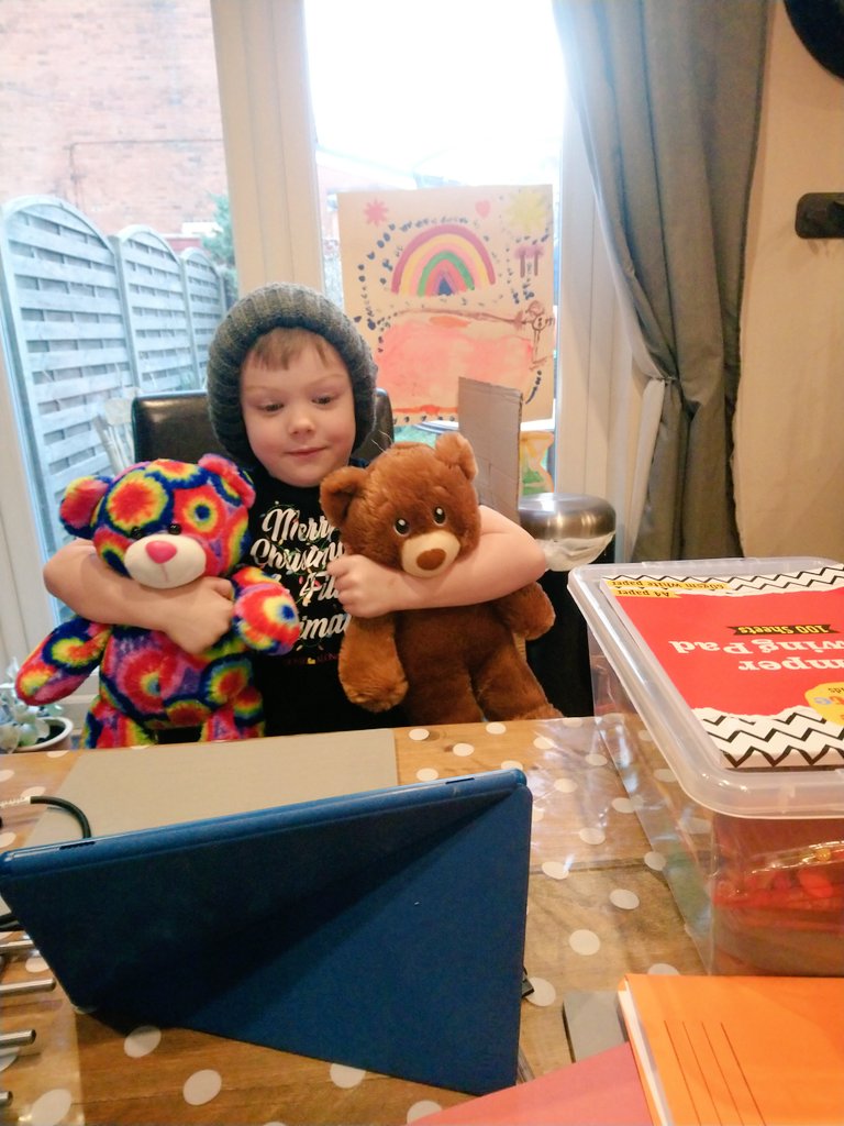 spamueljackson's tweet photo. @OPALG_RSS2021 Jenson enjoyed the story today and also the potato paintings. https://t.co/VtZi20ogTI